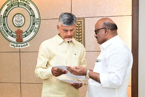 Sudhakar Yadav with the Chief Minister